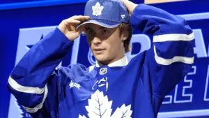 Maple Leafs' McKenna says he would give up No. 72 for Bobrovsky