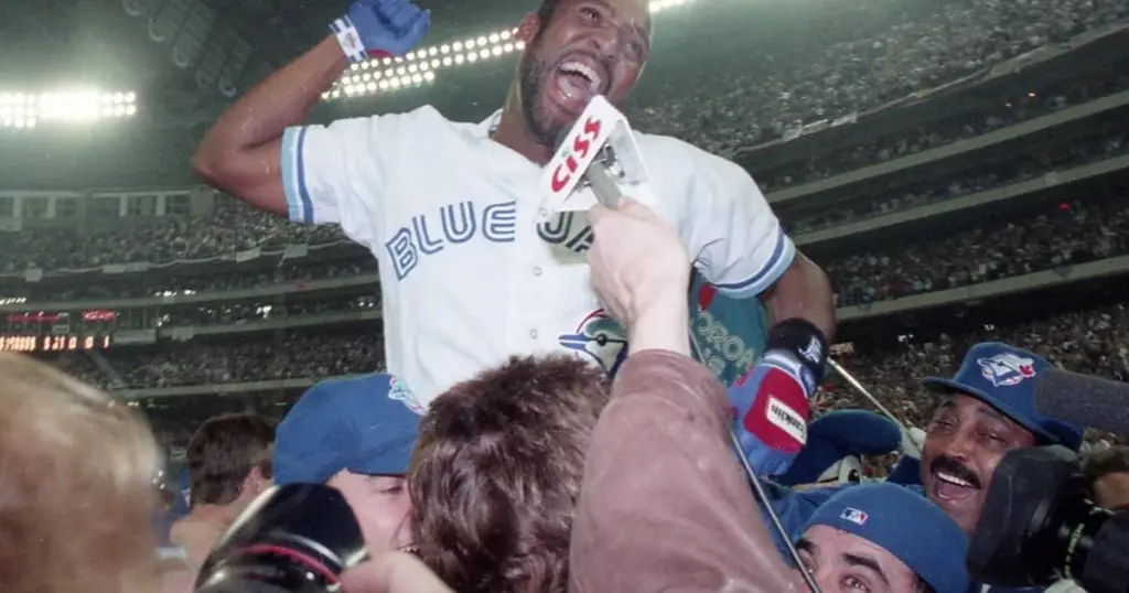 Blue Jays unveil statue outside Rogers Centre honouring World Series championships