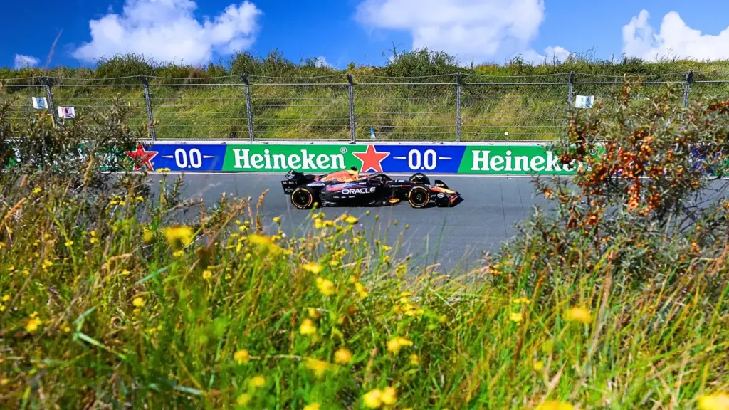 F1 LIVE: Dutch Grand Prix 2026 UK time, start time, sprint qualifying, radio & updates