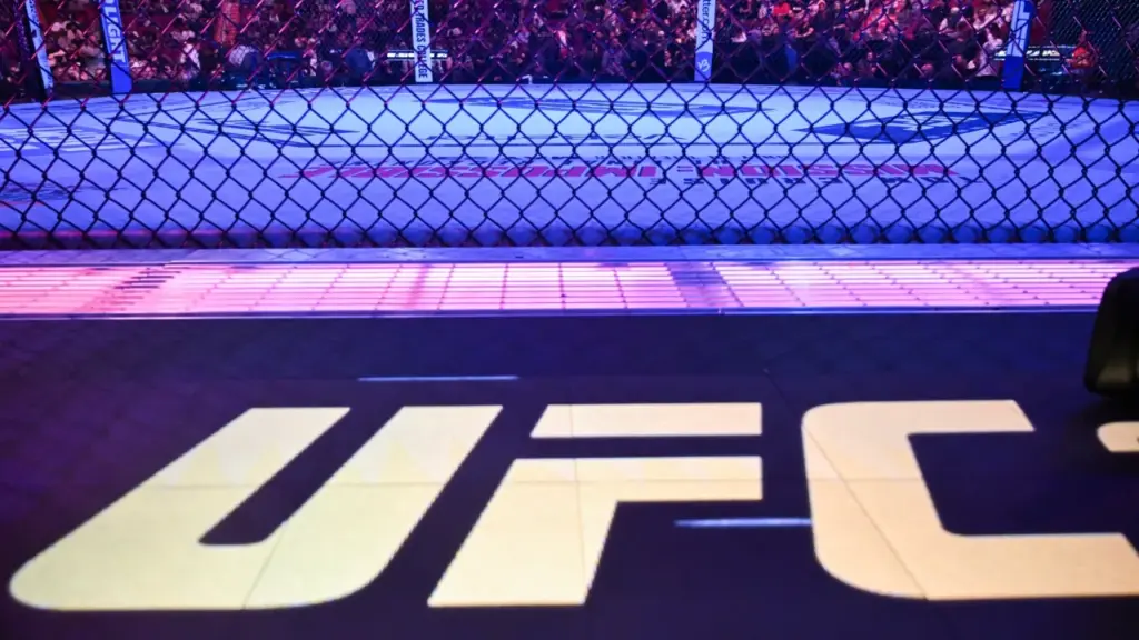 Alex Apodaca stages historic upset over Bella Mir at DWCS