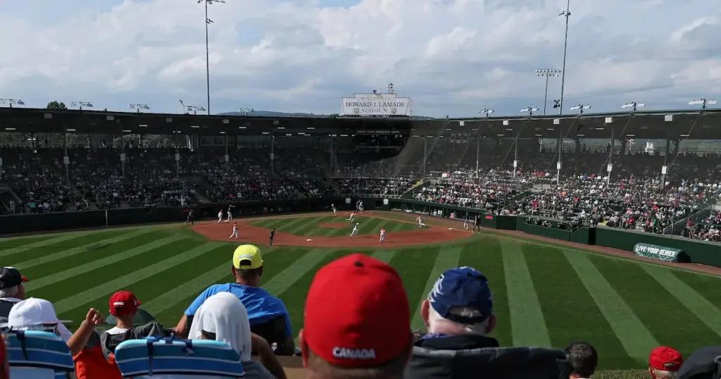 Canada wins thriller over Panama to move on at Little League World Series