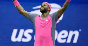 Alcaraz falls to Shelton in late-night thriller, Sabalenka survives at U.S. Open - The Globe and Mail